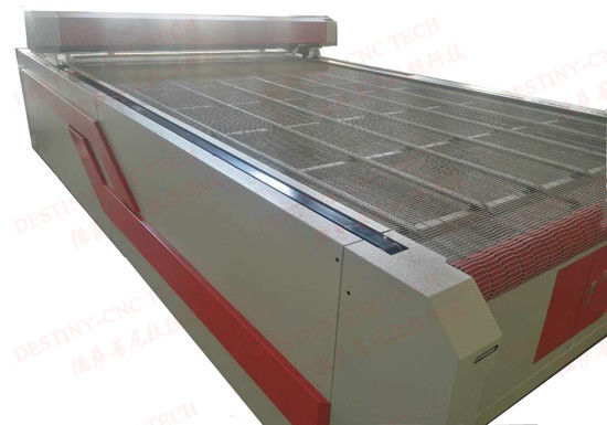 Textile roll laser cutting DT-1830 Large bed auto feeding fabric CO2 Laser cutting machine